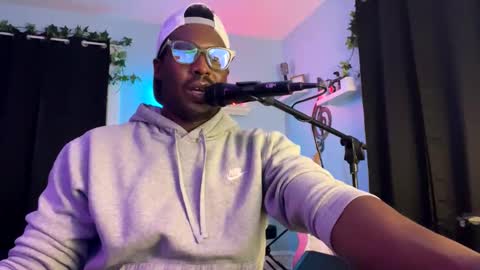 Snapshot of kingcorbra chatting on 12.07.24 KC online show from 12.07.24