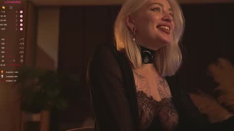 Snapshot of kinkylina_ chatting on 12.11.24 kinkylina_ online show from 12.11.24