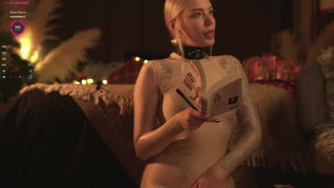 Snapshot of kinkylina_ chatting on 12.28.24 kinkylina_ online show from 12.28.24