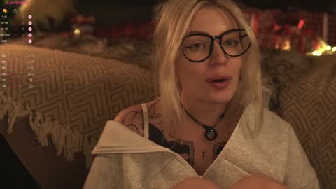 Snapshot of kinkylina_ chatting on 01.05.25 kinkylina_ online show from 01.05.25