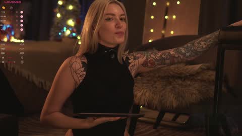 Snapshot of kinkylina_ chatting on 01.08.25 kinkylina_ online show from 01.08.25