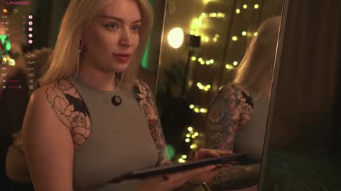 Snapshot of kinkylina_ chatting on 01.09.25 kinkylina_ online show from 01.09.25