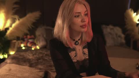 Snapshot of kinkylina_ chatting on 01.17.25 kinkylina_ online show from 01.17.25