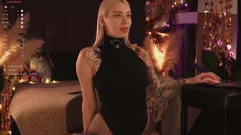 Snapshot of kinkylina_ chatting on 02.10.25 kinkylina_ online show from 02.10.25