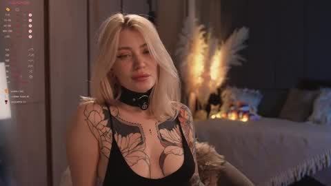 Snapshot of kinkylina_ chatting on 02.19.25 kinkylina_ online show from 02.19.25