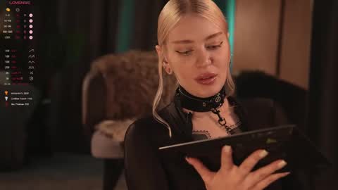 Snapshot of kinkylina_ chatting on 02.22.25 kinkylina_ online show from 02.22.25