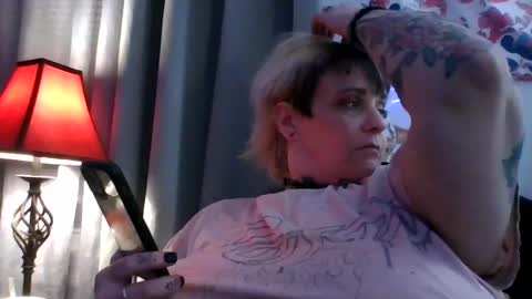 Snapshot of kinkypinkyplay2 chatting on 02.01.25 Kinky Pinky online show from 02.01.25