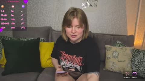 Snapshot of kira_citro chatting on 12.10.24 Kira NEXT STREAM December 4 5pm CET 11am EST online show from 12.10.24