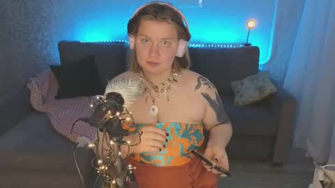 Snapshot of kira_citro chatting on 01.17.25 Kira NEXT STREAM December 4 5pm CET 11am EST online show from 01.17.25