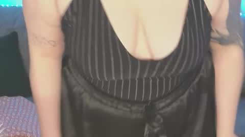 Snapshot of kira_citro chatting on 01.17.25 Kira NEXT STREAM December 4 5pm CET 11am EST online show from 01.17.25