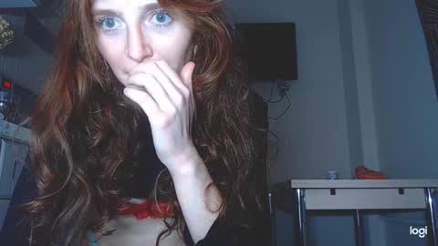 Snapshot of kira_foxy_ chatting on 03.06.25 Kira online show from 03.06.25