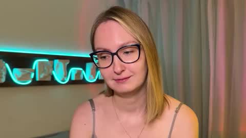 Snapshot of kirafatex chatting on 09.13.25 KiraFatex online show from 09.13.25