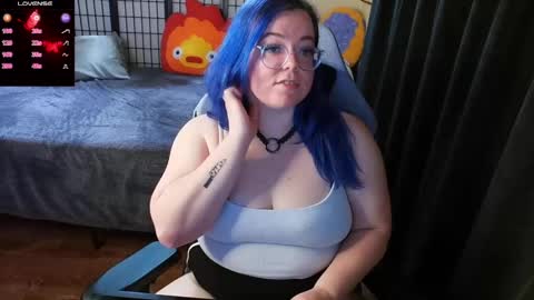 Snapshot of kiraspitqueen chatting on 01.12.25 KiraSpitQueen online show from 01.12.25