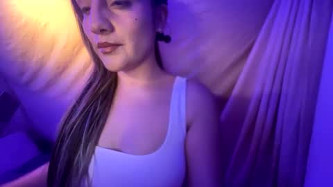 Snapshot of kissahsins chatting on 03.10.25 Kissah Kreampuff online show from 03.10.25