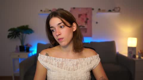 Snapshot of kissiecat chatting on 10.03.25 Sisi online show from 10.03.25