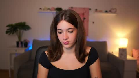 Snapshot of kissiecat chatting on 10.21.25 Sisi online show from 10.21.25