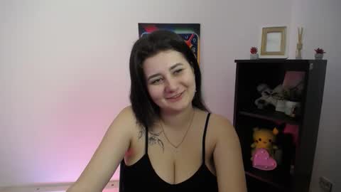 Snapshot of kissleoxx chatting on 10.25.25 kissleoxx online show from 10.25.25