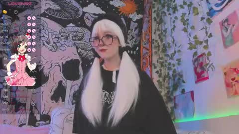 Kissthasky online show from 10.12.25