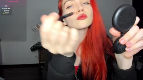 Snapshot of kitsunemoon chatting on 12.19.24 Kitsune online show from 12.19.24