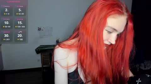 Snapshot of kitsunemoon chatting on 12.20.24 Kitsune online show from 12.20.24