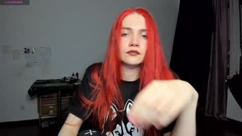 Snapshot of kitsunemoon chatting on 01.09.25 Kitsune online show from 01.09.25