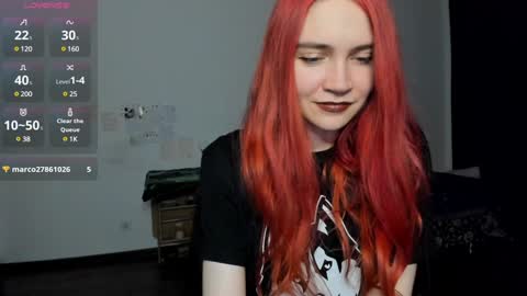 Snapshot of kitsunemoon chatting on 01.18.25 Kitsune online show from 01.18.25