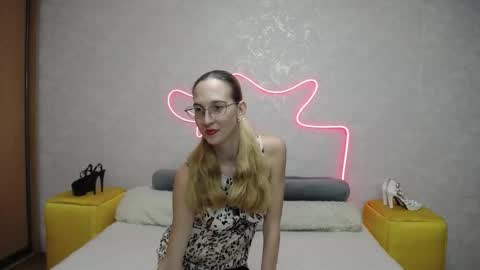 Klary online show from 10.15.25