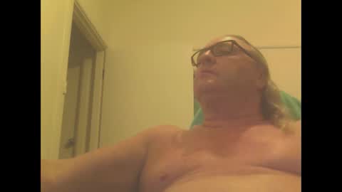 Snapshot of knobout chatting on 12.23.24 knobout online show from 12.23.24