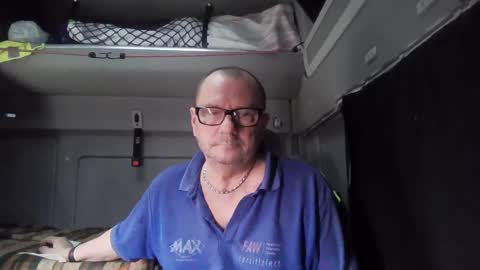 Snapshot of komputer123456789 chatting on 01.18.25 Bogdan online show from 01.18.25