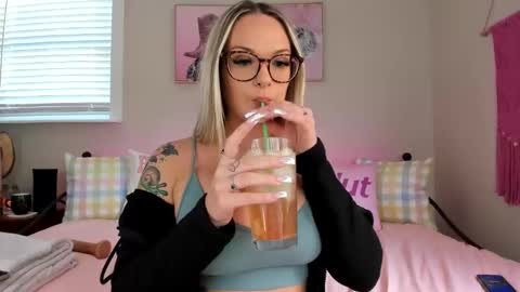 Snapshot of koramarina chatting on 01.07.25  KORA MARiNA  online show from 01.07.25