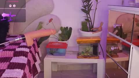 Snapshot of korolovaa chatting on 09.20.25 korolova online show from 09.20.25