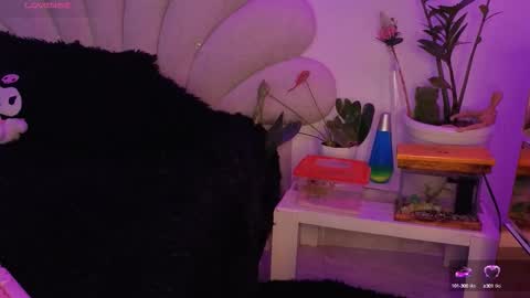 Snapshot of korolovaa chatting on 10.12.25 korolova online show from 10.12.25