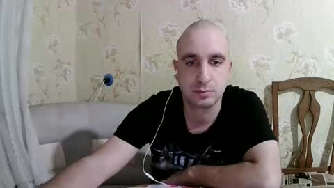 Snapshot of kostua31 chatting on 11.15.25 kvg-1994 online show from 11.15.25