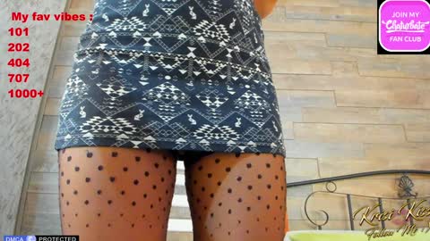 Snapshot of krisi_kiss chatting on 01.18.25 KrisiFollow me  Thumb UP  online show from 01.18.25