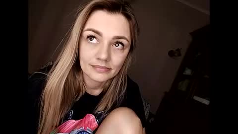 Snapshot of krisssexi chatting on 03.04.25 KrissSexi online show from 03.04.25