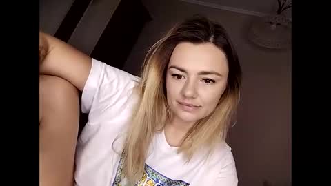 Snapshot of krisssexi chatting on 10.14.25 KrissSexi online show from 10.14.25