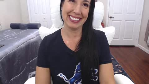 Snapshot of krissy2024 chatting on 10.05.25 Krissy online show from 10.05.25