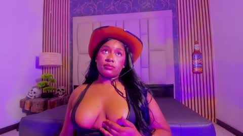 Snapshot of krixtybrown chatting on 10.27.25 krixty online show from 10.27.25