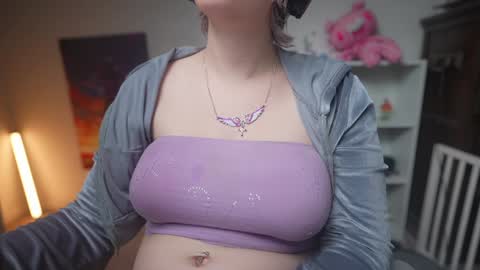 Snapshot of krystalsyxx chatting on 02.04.25 Krystal Syx online show from 02.04.25