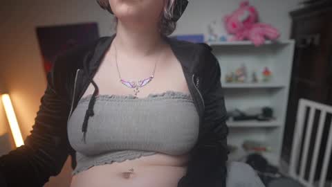 Snapshot of krystalsyxx chatting on 02.08.25 Krystal Syx online show from 02.08.25