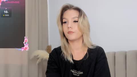 Snapshot of ksusha__sweet chatting on 09.23.25 Lady online show from 09.23.25