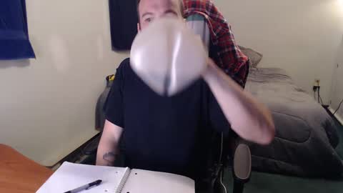 Snapshot of kuggy570 chatting on 12.02.24 Kuggy online show from 12.02.24