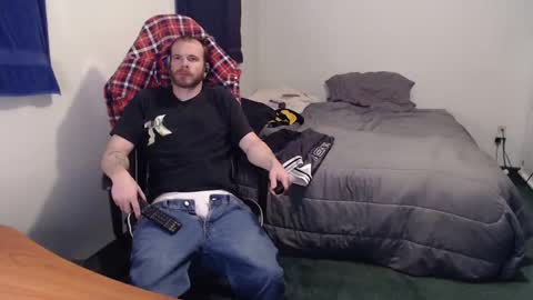 Snapshot of kuggy570 chatting on 12.29.24 Kuggy online show from 12.29.24