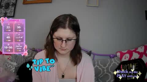 Snapshot of kunzitegoddess chatting on 03.05.25 Samantha online show from 03.05.25