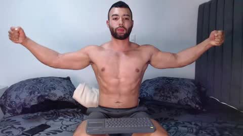 Snapshot of kyle_collinz chatting on 02.21.25 Kyle collinz online show from 02.21.25