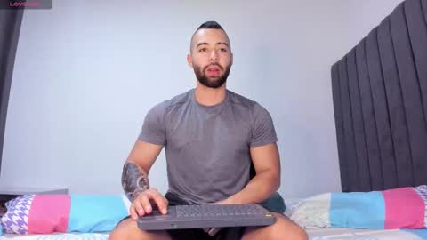 Snapshot of kyle_collinz chatting on 11.07.25 Kyle collinz online show from 11.07.25