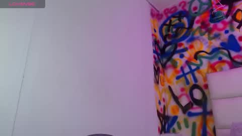 Snapshot of kyliiebaker chatting on 01.10.25 Kylie online show from 01.10.25