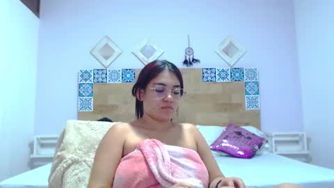 Snapshot of kyliiebaker chatting on 01.15.25 Kylie online show from 01.15.25