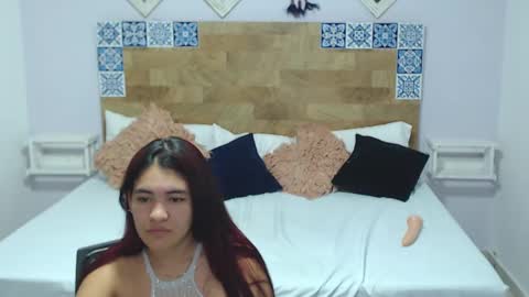 Snapshot of kyliiebaker chatting on 02.01.25 Kylie online show from 02.01.25