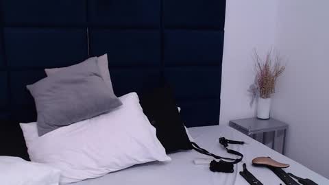 Snapshot of kyliiebaker chatting on 02.07.25 Kylie online show from 02.07.25